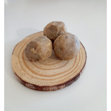 PUISSANT SAVON VISAGE DÉSINCRUSTANT à l'huile et poudre de Baobab, miel, soufre