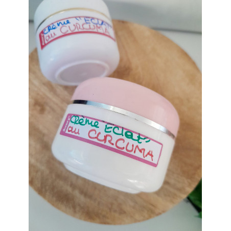 CRĖME ILLUMINATRICE DU TEINT au curcuma, huile de baobab, plantes sécrètes.